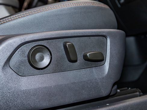 Used 2025 GMC Sierra 2500 AT4 w/ AT4 Premium Plus Package image 31