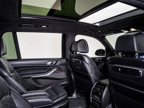 Used 2024 BMW X7 xDrive40i w/ M Sport Package image 15