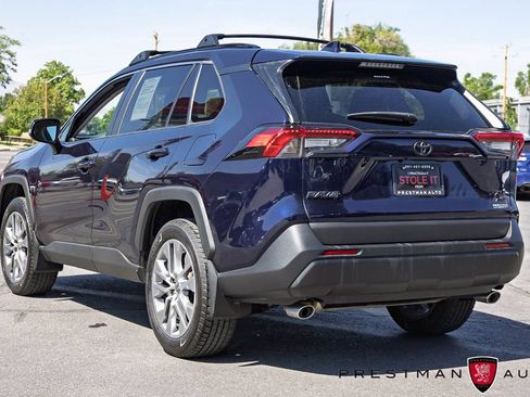 Used 2022 Toyota RAV4 XLE Premium AWD/4WD image 17