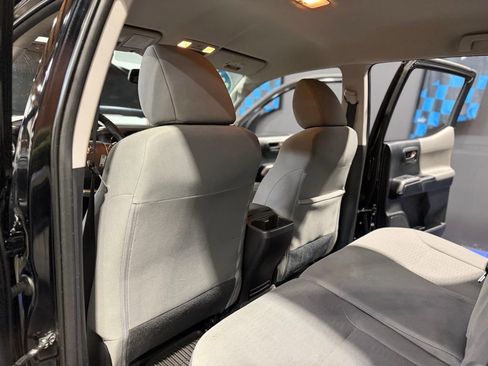 Used 2016 Toyota Tacoma SR5 w/ SR5 Appearance Package (SN) image 21
