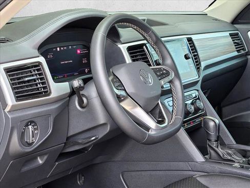 Used 2023 Volkswagen Atlas SEL AWD/4WD image 9