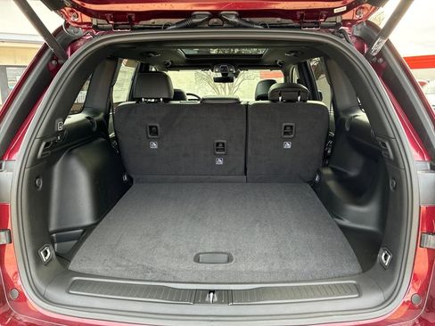 New 2025 Jeep Grand Cherokee Limited w/ Luxury Tech Group II image 24