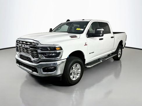 Used 2025 RAM 2500 Big Horn AWD/4WD image 3