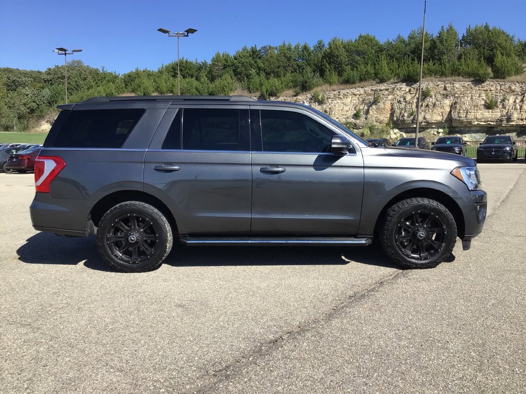 Used 2020 Ford Expedition XLT w/ Equipment Group 202A AWD/4WD image 7