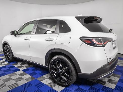 Used 2024 Honda HR-V Sport image 6