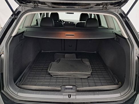 Used 2017 Volkswagen Golf Alltrack S image 24