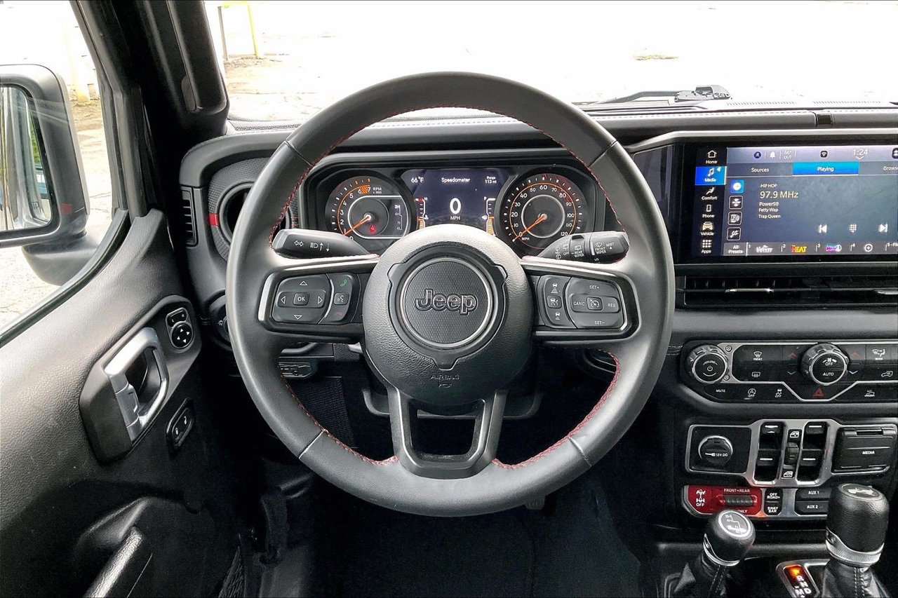 Certified 2024 Jeep Wrangler Unlimited Rubicon AWD/4WD image 9