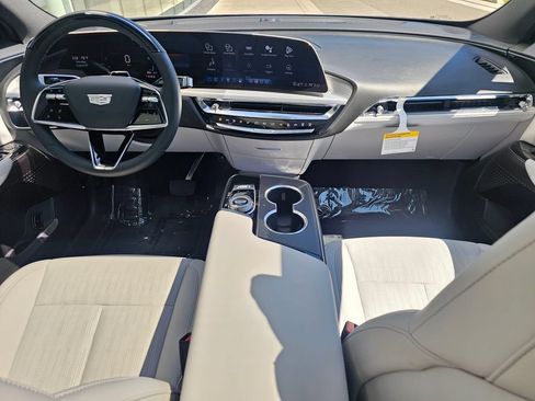 New 2026 Cadillac Lyriq Sport AWD/4WD image 17