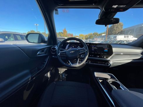 Used 2025 Chevrolet Equinox LT image 33