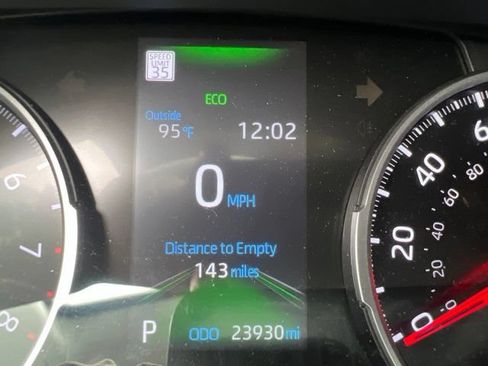 Used 2022 Toyota RAV4 XLE w/ Convenience Package AWD/4WD image 15