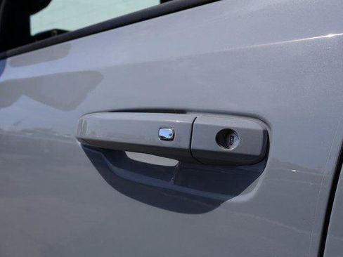 New 2025 GMC Hummer EV 2X w/ LPO, Dark Essentials Package image 18