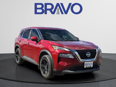 Used 2021 Nissan Rogue SV FWD image 2