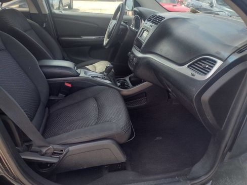 Used 2016 Dodge Journey SE w/ Flexible Seating Group image 13