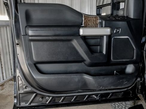 Used 2017 Ford F250 Lariat w/ Lariat Ultimate Package AWD/4WD image 43