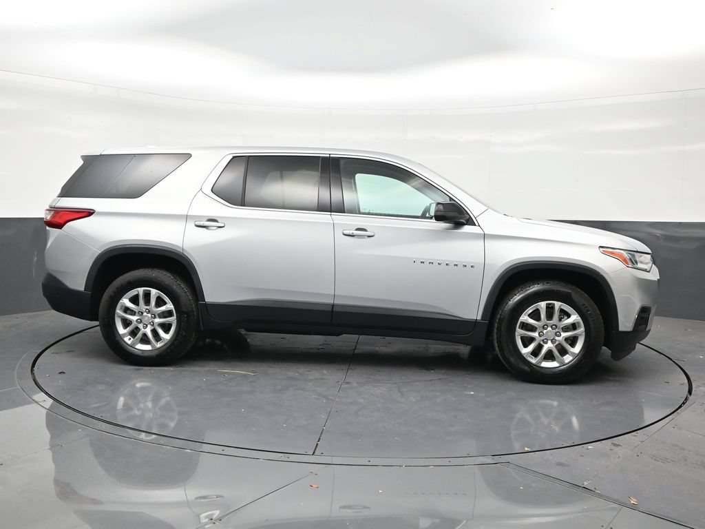 Used 2021 Chevrolet Traverse LS FWD image 6