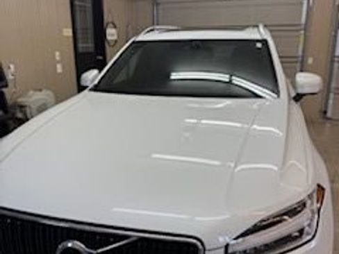 Used 2018 Volvo XC90 T6 Momentum w/ Convenience Package image 9