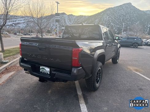 Certified 2025 Toyota Tacoma TRD Off-Road image 9