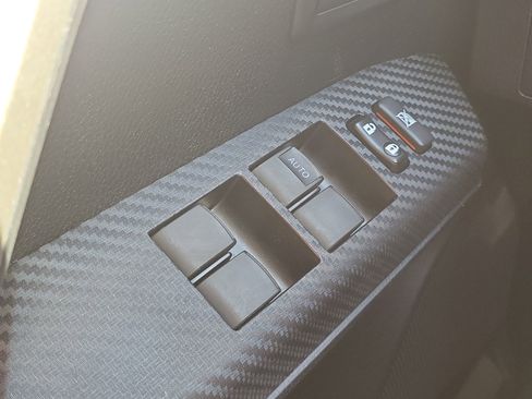 Used 2015 Toyota RAV4 Limited image 25