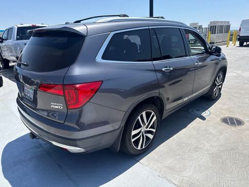Used 2018 Honda Pilot Touring image 5