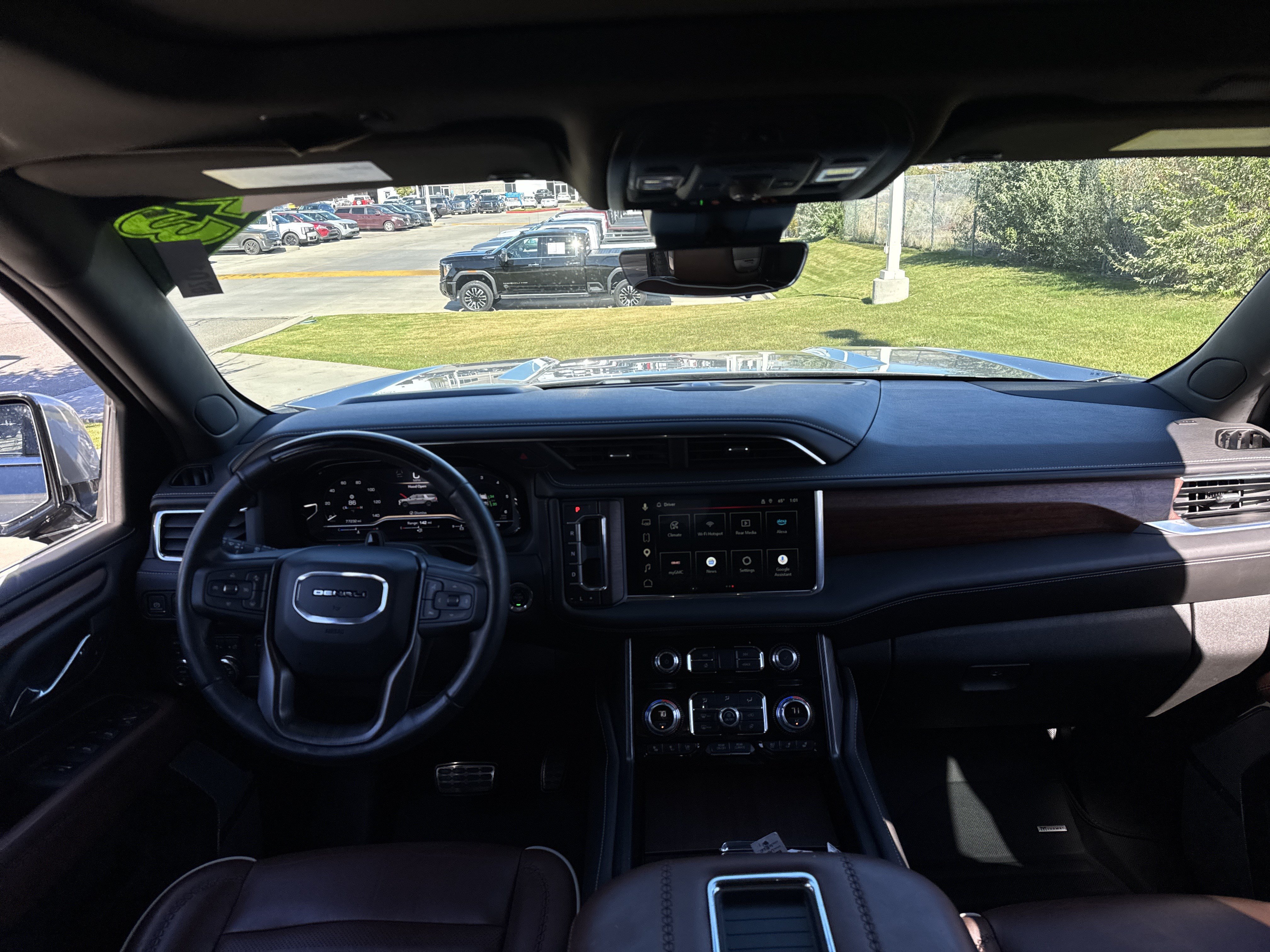 Certified 2023 GMC Yukon Denali Ultimate AWD/4WD image 17