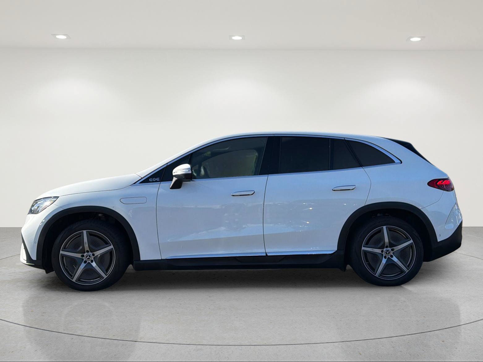 Used 2023 Mercedes-Benz EQE 500 4MATIC SUV w/ Pinnacle Trim Package image 2