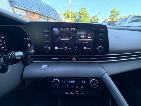 Used 2023 Hyundai Elantra SEL FWD image 4