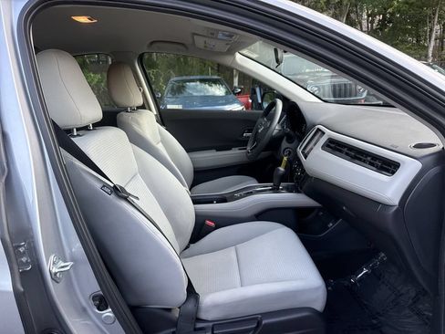 Used 2022 Honda HR-V LX image 25