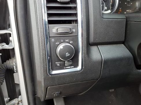 Used 2018 RAM 1500 Laramie w/ Convenience Group AWD/4WD image 11