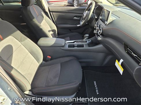 Used 2025 Nissan Sentra SR image 17