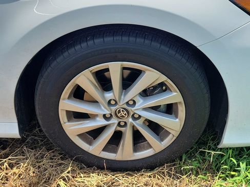 Used 2022 Toyota Camry LE FWD image 9