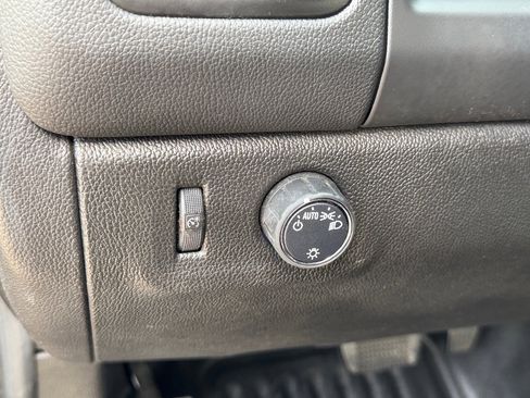 Used 2022 Chevrolet Colorado LT w/ Fleet Safety Package image 23