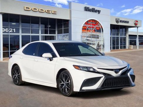 Used 2022 Toyota Camry SE FWD image 6