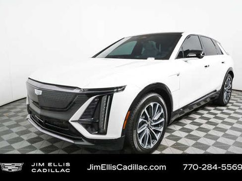 Used 2024 Cadillac Lyriq Sport AWD/4WD image 31