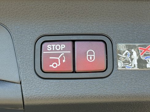 New 2026 Mercedes-Benz GLS 450 4MATIC image 14