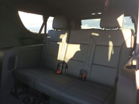 New 2026 Chevrolet Suburban LT image 14