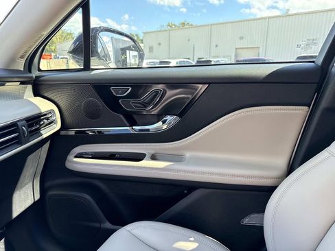 New 2026 Lincoln Corsair Premiere image 22