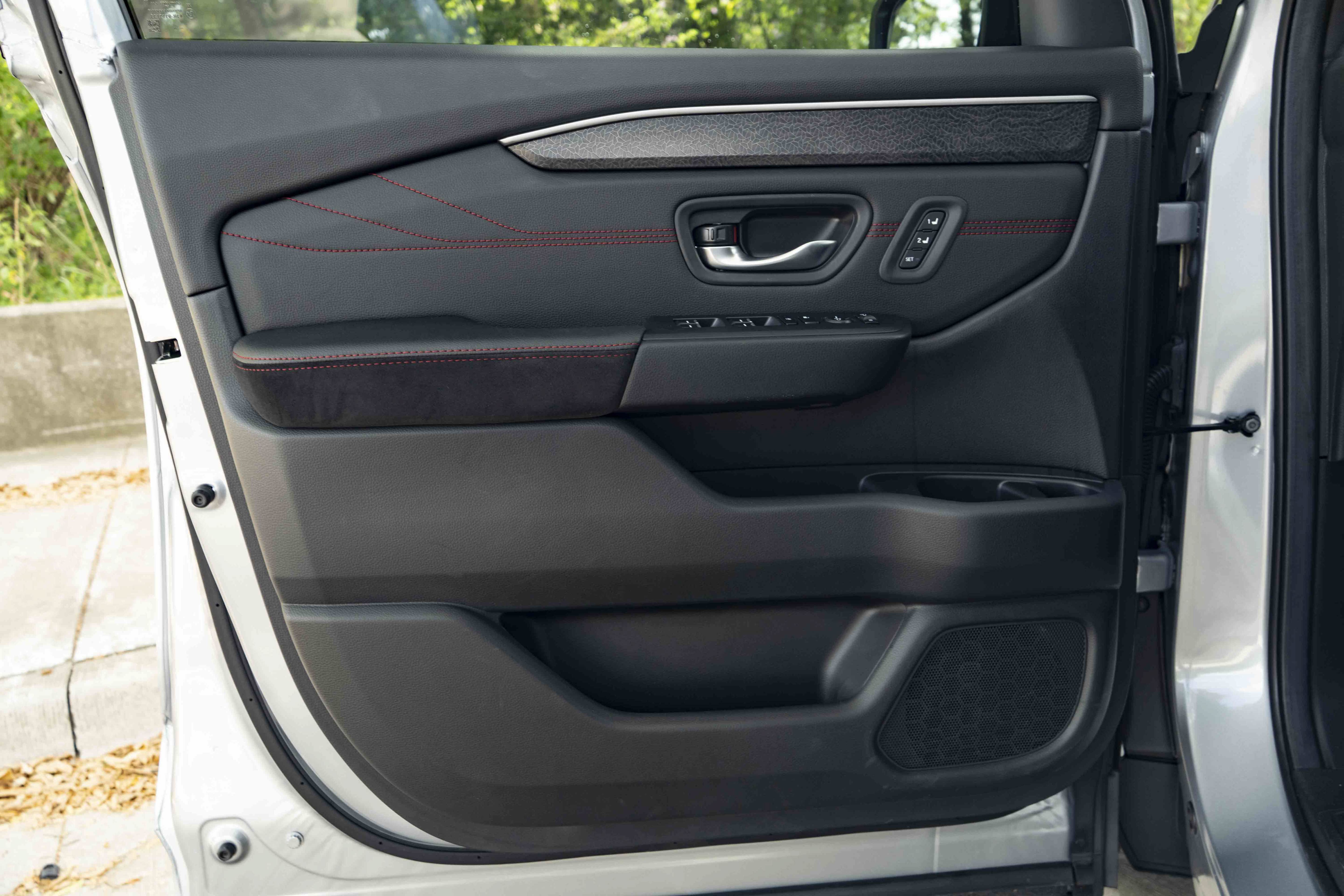 Certified 2026 Honda Pilot Black Edition image 38