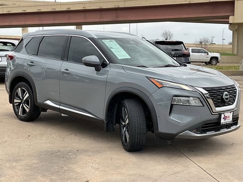 Used 2022 Nissan Rogue SL w/ SL Premium Package image 4