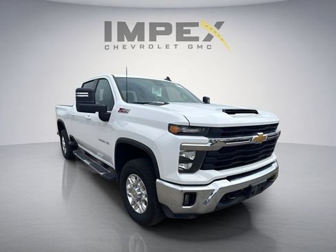 Used 2025 Chevrolet Silverado 2500 LT AWD/4WD image 5