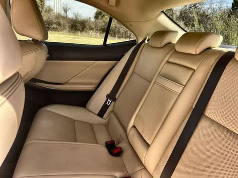 Used 2015 Lexus IS 250 w/ Navigation System Package image 14