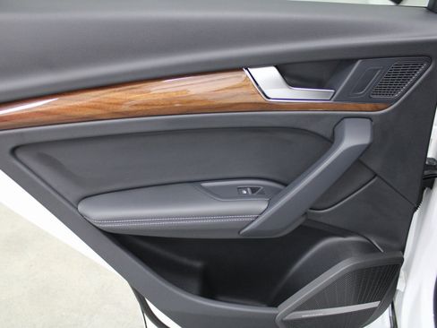 Used 2023 Audi Q5 2.0T Premium Plus image 19