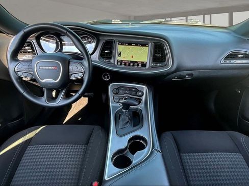 Used 2022 Dodge Challenger SXT w/ Driver Convenience Group image 7