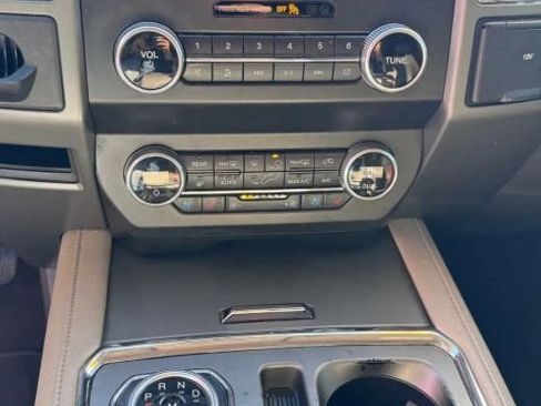 Used 2021 Ford Expedition XLT RWD image 15