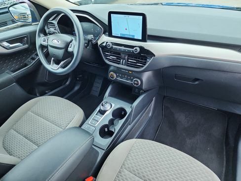 Used 2020 Ford Escape SE image 16