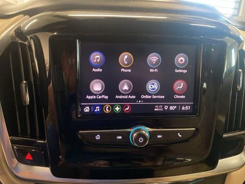 Used 2023 Chevrolet Traverse LS FWD image 18