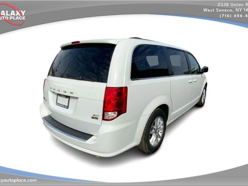 Used 2019 Dodge Grand Caravan SXT image 5