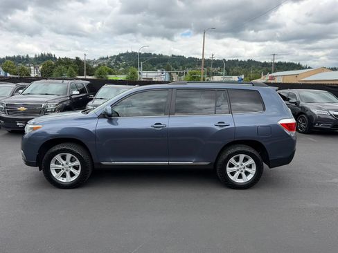 Used 2012 Toyota Highlander FWD w/ Tech Pkg image 7