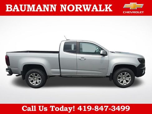 Used 2017 Chevrolet Colorado LT w/ LT Convenience Package RWD image 4