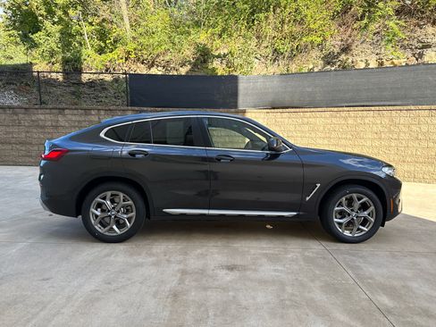 Certified 2025 BMW X4 xDrive30i image 7