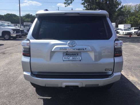 Used 2019 Toyota 4Runner SR5 AWD/4WD image 5